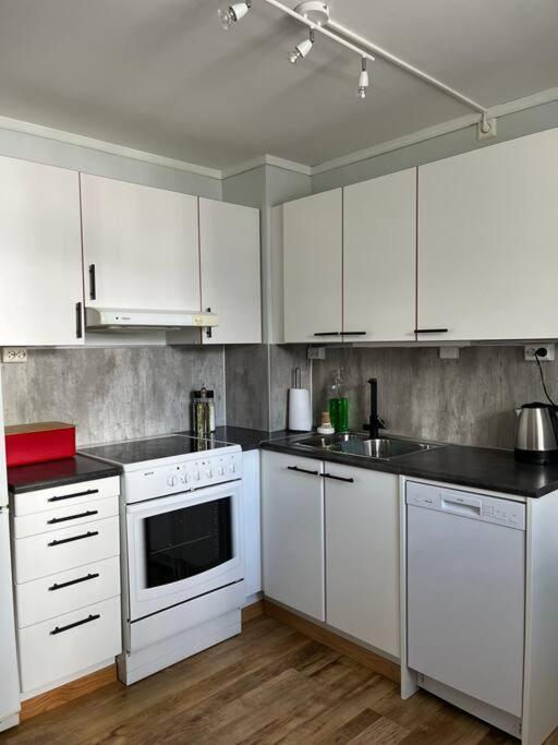 Cozy Ground Floor Apartment Тромсё Экстерьер фото
