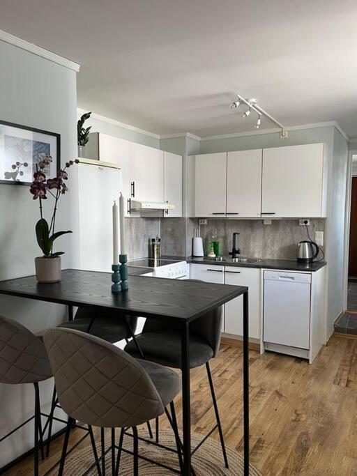 Cozy Ground Floor Apartment Тромсё Экстерьер фото